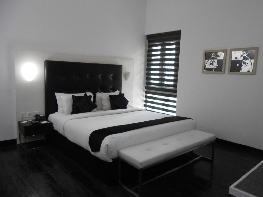 Sapphire Suite Калькутта Номер фото